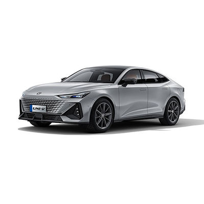 Changan UNI-V IDD Plug In Hybrid Sedan 5 miejsc Kilometr przebieg 1100KM
