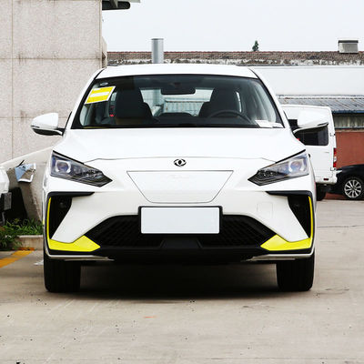 Dong Feng E70 Chińska taksówka elektryczna do jazdy w trybie online
