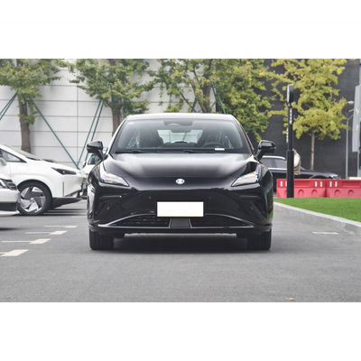 Hycan A06 Chińskie elektryczne taksówki średniej wielkości samochód elektryczny z zasięgiem 550-630 km
