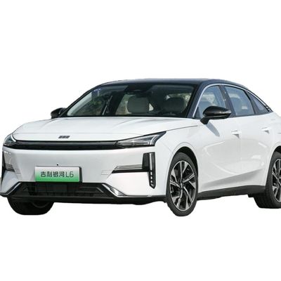 Geely Galaxy L6 Chiński elektryczny sedan wtyka się do hybrydowych sedanów 1370KM L2 Asystująca jazda