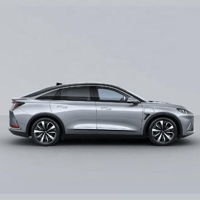 ARCFOX αS Chiński elektryczny sedan autonomiczny z Huawei