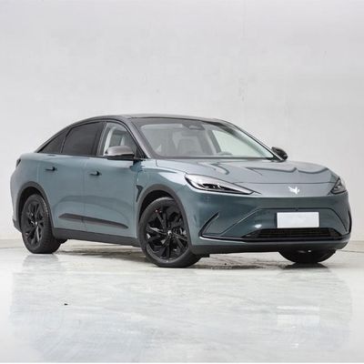 ARCFOX αS Chiński elektryczny sedan autonomiczny z Huawei