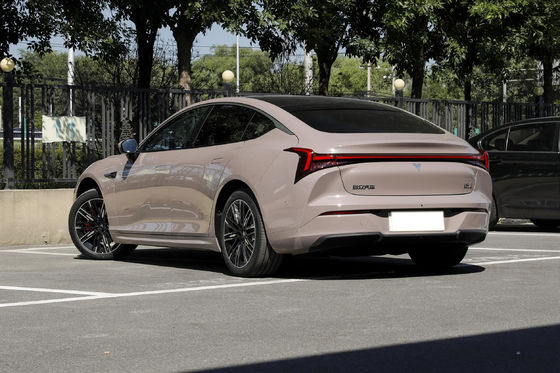 Neta S Sedan z napędem na cztery koła PHEV Asystujący poziom jazdy L2