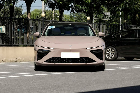 Neta S Sedan z napędem na cztery koła PHEV Asystujący poziom jazdy L2