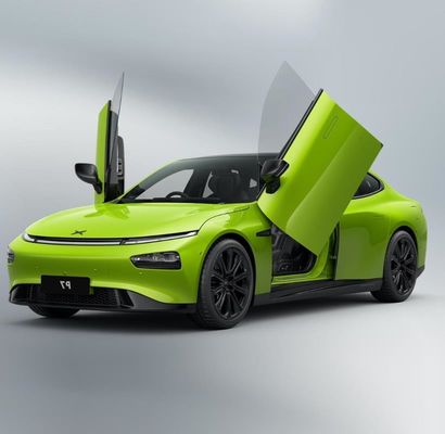 Xpeng P7 Chińskie samochody elektryczne New Energy Sedan 4 drzwi 5 miejsc napędowych