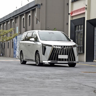 GAC M8 Chiński samochód napędzany paliwem 5 drzwi 7 miejsc MPV Motor 2.0T