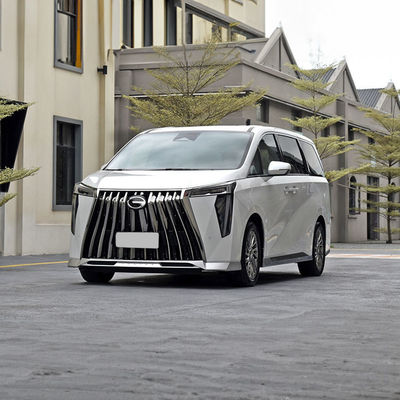 GAC M8 Chiński samochód napędzany paliwem 5 drzwi 7 miejsc MPV Motor 2.0T