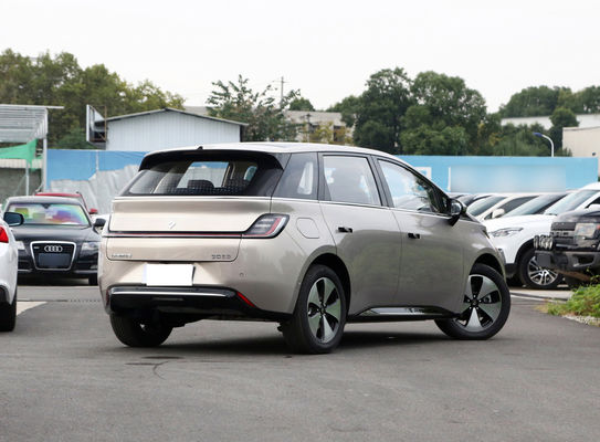 BaoJun Clouds Ev Hatchback Mała elektryczna limuzyna z zasięgiem 360-460 km