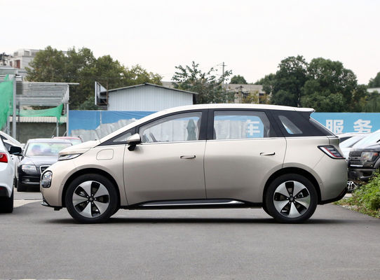 BaoJun Clouds Ev Hatchback Mała elektryczna limuzyna z zasięgiem 360-460 km