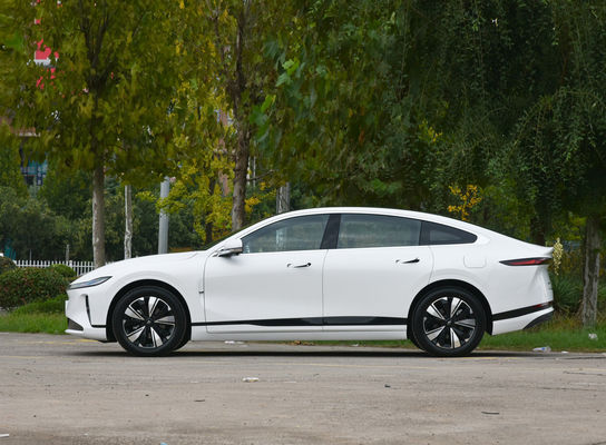 Chang'an A07 Sedan EV i Reev Dwie kombinacje Żywotność baterii 515 km (EV) i 1200 km (1.5T silnik Reev)