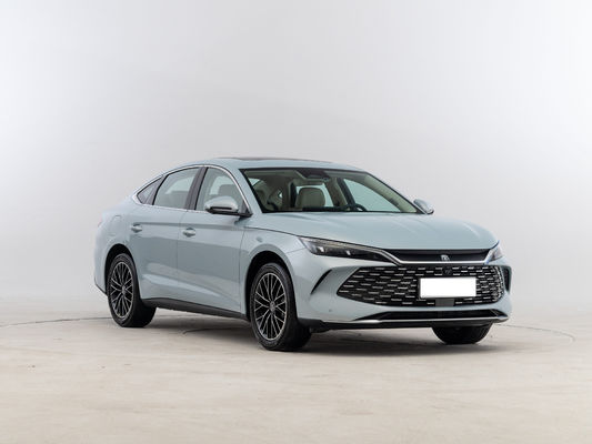 BYD Qin L, technologia D-mi 5.0, zasięg 2000 km+. PHEV z najdłuższym zasięgiem w Chinach.