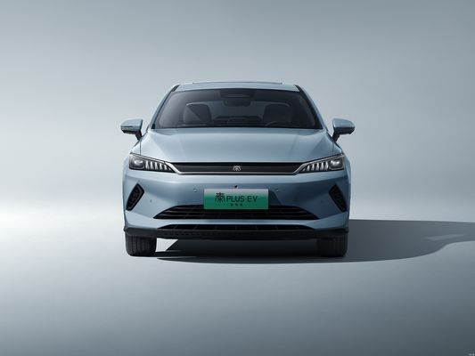 Druga generacja BYD Qin Plus 2025 DM-i Intelligent Driving Edition, z ulepszonymi funkcjami, w tej samej cenie.