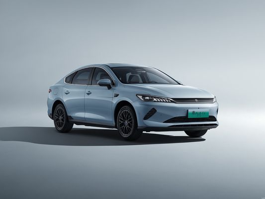 Druga generacja BYD Qin Plus 2025 DM-i Intelligent Driving Edition, z ulepszonymi funkcjami, w tej samej cenie.