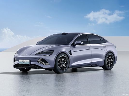 BYD 2025 Seal, czysto elektryczny sedan o zasięgu do 650 km, nowy inteligentny system jazdy i najlepszy stosunek jakości do ceny średniej wielkości elektryczny sedan.