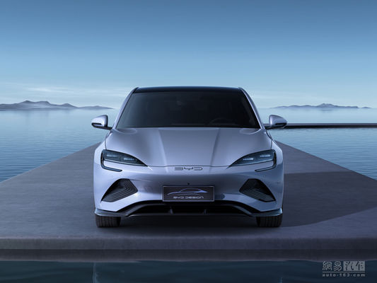 BYD 2025 Seal, czysto elektryczny sedan o zasięgu do 650 km, nowy inteligentny system jazdy i najlepszy stosunek jakości do ceny średniej wielkości elektryczny sedan.