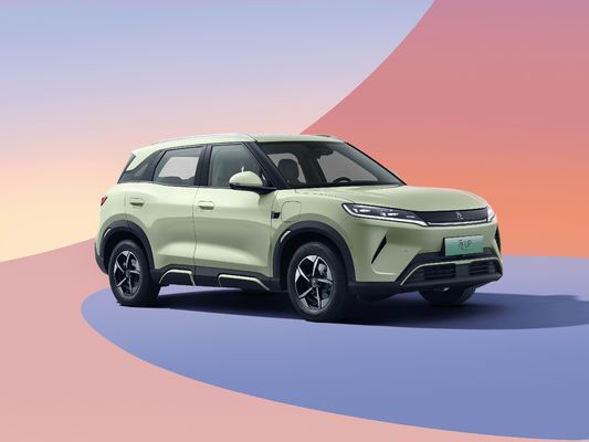 2025 BYD Yuan UP. ma nowe inteligentne funkcje jazdy.