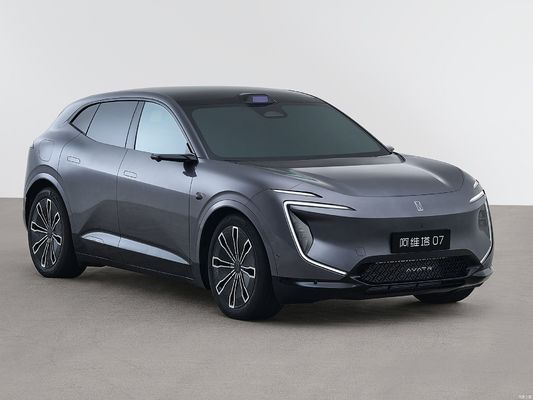 Changan Avatr 07 jest nową marką wysokiej klasy stworzoną wspólnie przez CATL, Huawei i Chang'an Automobile.co czyni go najbardziej opłacalnym inteligentnym napędem.